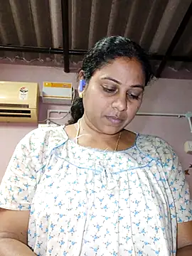 Snapshot of JENNIFERtamil chatting on April 25, 2026, 7:55 am JENNIFERtamil online show from April 25, 2026, 7:55 am