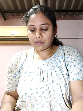 Snapshot of JENNIFERtamil chatting on May 15, 2026, 7:50 am JENNIFERtamil online show from May 15, 2026, 7:50 am