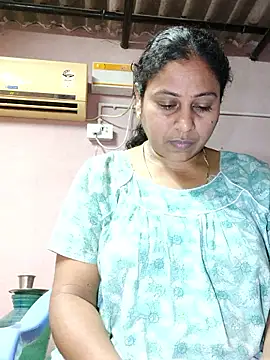 Snapshot of JENNIFERtamil chatting on April 23, 2026, 7:48 am JENNIFERtamil online show from April 23, 2026, 7:48 am