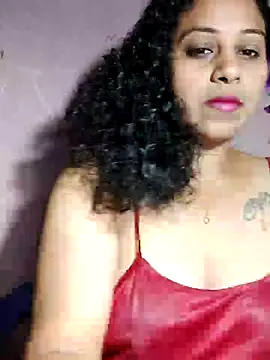 Snapshot of JENNIFERtamil chatting on May 14, 2026, 5:32 pm JENNIFERtamil online show from May 14, 2026, 5:32 pm