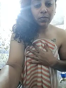 Snapshot of JENNIFERtamil chatting on June 3, 2026, 8:48 am JENNIFERtamil online show from June 3, 2026, 8:48 am
