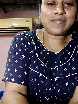 Snapshot of JENNIFERtamil chatting on May 19, 2026, 7:37 am JENNIFERtamil online show from May 19, 2026, 7:37 am