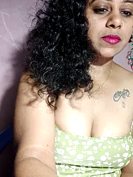 Snapshot of JENNIFERtamil chatting on May 15, 2026, 8:29 pm JENNIFERtamil online show from May 15, 2026, 8:29 pm