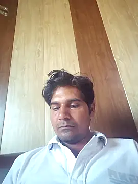 Snapshot of johnny8731 chatting on March 4, 2026, 4:20 am johnny8731 online show from March 4, 2026, 4:20 am