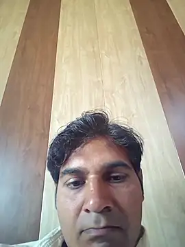 Snapshot of johnny8731 chatting on March 1, 2026, 5:40 am johnny8731 online show from March 1, 2026, 5:40 am