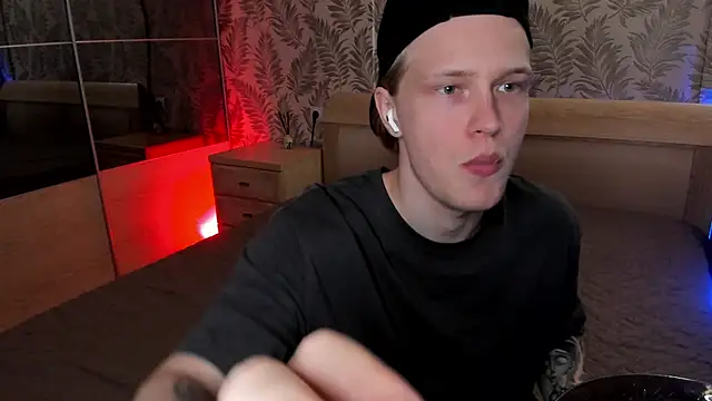 Snapshot of Cactus__James chatting on September 17, 2025, 5:37 pm Cactus James online show from September 17, 2025, 5:37 pm