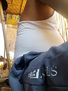 hot integer online show from March 18, 2025, 5:56 am