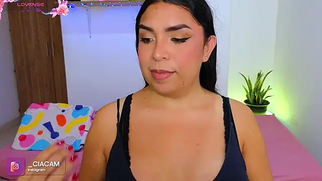 Snapshot of ciacam_ chatting on November 4, 2025, 6:06 am ciacam  online show from November 4, 2025, 6:06 am