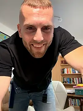 Snapshot of trainwithme chatting on January 16, 2026, 9:46 am trainwithme online show from January 16, 2026, 9:46 am