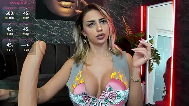 Snapshot of IzabelaTessa chatting on November 13, 2025, 8:13 pm IzabelaTessa online show from November 13, 2025, 8:13 pm