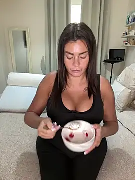 ultimate PAWG online show from April 16, 2026, 8:37 am