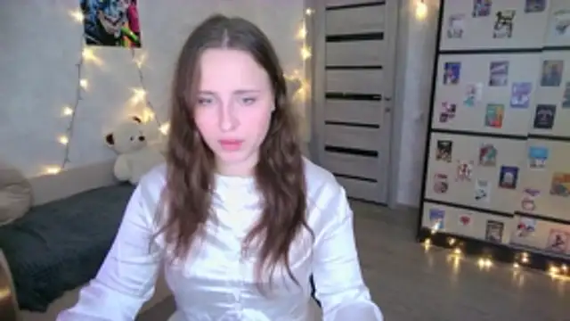 BarbiePieer online show from November 13, 2025, 4:11 pm