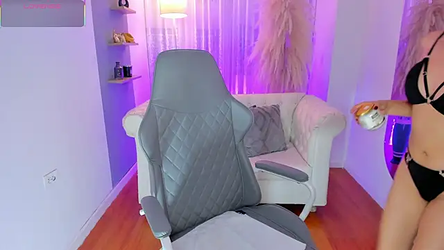 hanna mils online show from October 2, 2025, 4:16 am