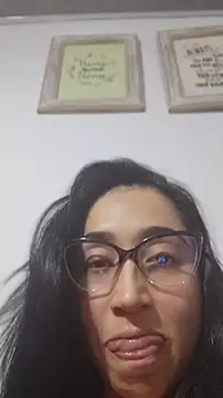 Elowyn online show from May 23, 2026, 1:37 am