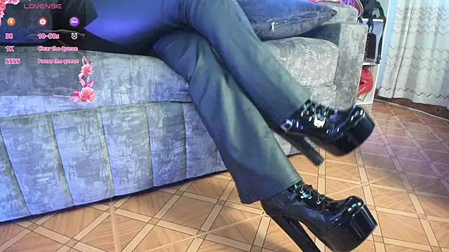  LuanaDabbraccio online show from February 10, 2026, 2:05 pm