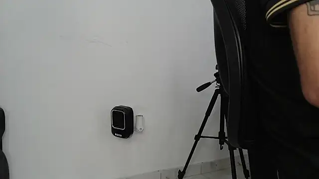 Snapshot of bigdick_monster1 chatting on July 13, 2026, 3:55 pm bigdick monster1 online show from July 13, 2026, 3:55 pm
