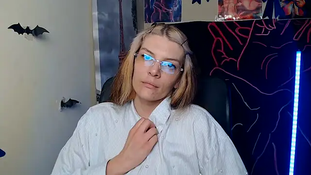 VanessaRey  online show from June 4, 2026, 7:02 am