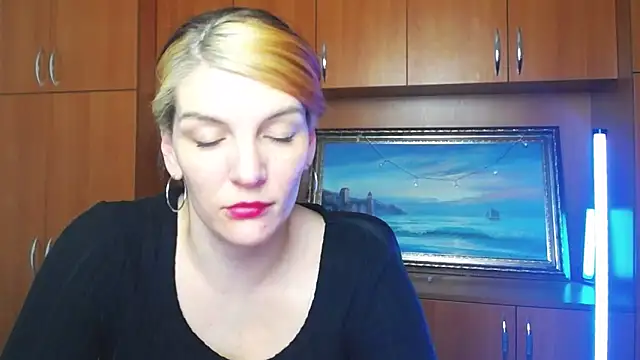 Snapshot of VanessaRey_ chatting on March 4, 2026, 5:37 am VanessaRey online show from March 4, 2026, 5:37 am