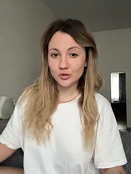 mollygirll online show from November 18, 2025, 11:02 am