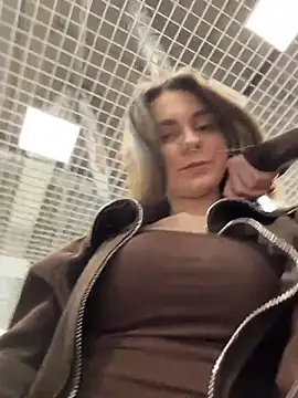 MilaBee online show from April 14, 2026, 7:57 am