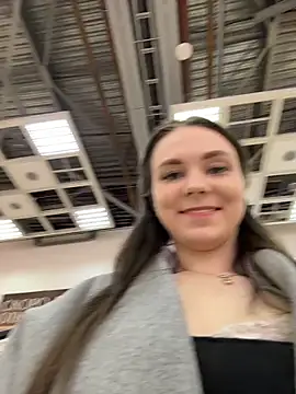 MilaBee online show from April 23, 2026, 12:29 pm