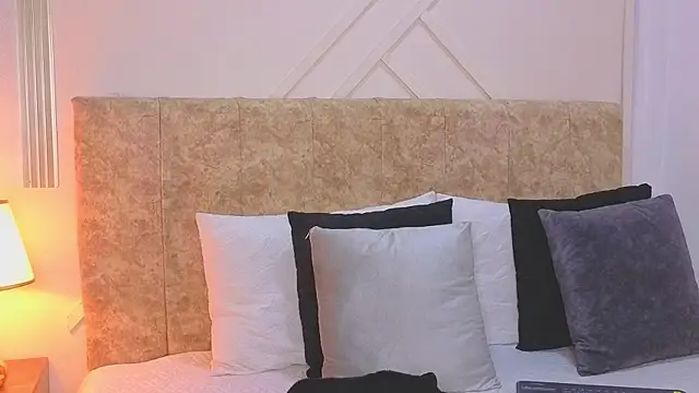 Snapshot of angelinarouse_ chatting on February 10, 2026, 3:38 am angelinarouse online show from February 10, 2026, 3:38 am