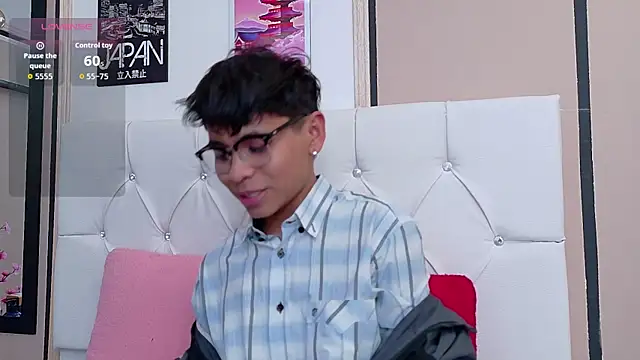 Snapshot of Ethan_Westt chatting on November 10, 2025, 8:47 pm Ethan Westt online show from November 10, 2025, 8:47 pm