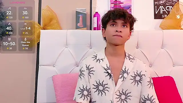 Snapshot of Ethan_Westt chatting on December 18, 2025, 8:45 pm Ethan Westt online show from December 18, 2025, 8:45 pm