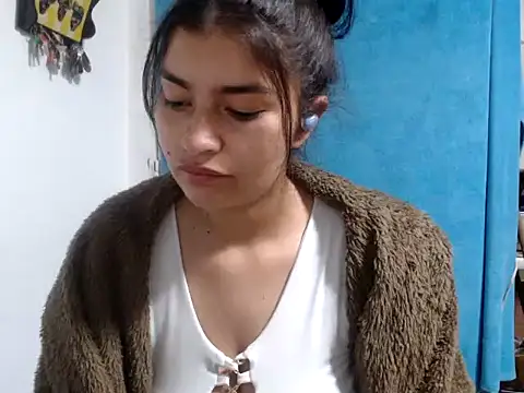 Snapshot of AlanaHotxx chatting on October 2, 2025, 7:23 am AlanaHotxx online show from October 2, 2025, 7:23 am