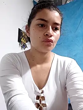 Snapshot of AlanaHotxx chatting on September 11, 2025, 6:46 am AlanaHotxx online show from September 11, 2025, 6:46 am