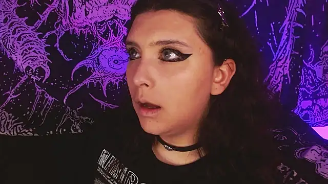 mikaskullcs online show from November 19, 2025, 10:10 pm