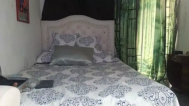 Amadamilf1980 online show from February 20, 2026, 2:52 pm