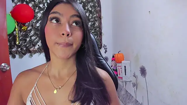 Sarahbrowm  online show from October 29, 2025, 7:46 pm