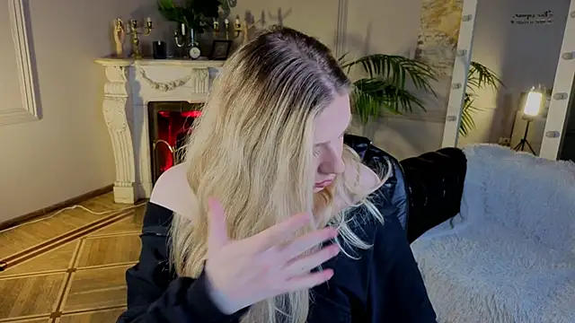 Snapshot of Jes_Solar chatting on November 12, 2025, 9:07 pm Jes Solar online show from November 12, 2025, 9:07 pm