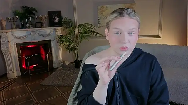 Snapshot of Jes_Solar chatting on November 15, 2025, 10:25 pm Jes Solar online show from November 15, 2025, 10:25 pm