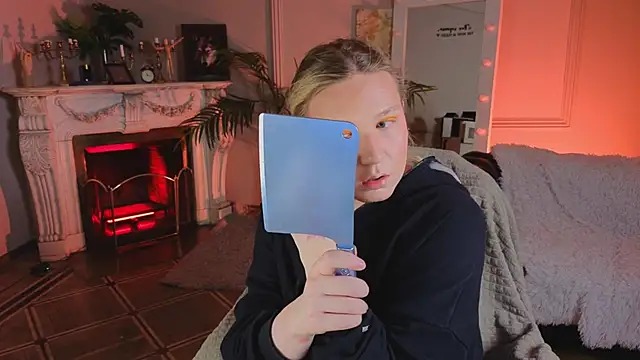 Snapshot of Jes_Solar chatting on November 30, 2025, 6:19 pm Jes Solar online show from November 30, 2025, 6:19 pm