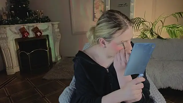 Jes Solar online show from December 17, 2025, 10:04 pm