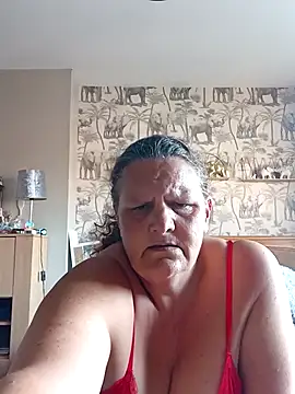 MissQueenBeex online show from March 19, 2025, 2:35 pm