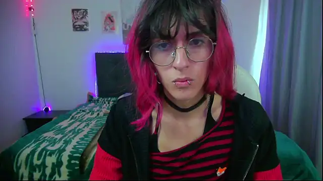 Snapshot of goth_minerva chatting on February 2, 2026, 1:43 pm goth minerva online show from February 2, 2026, 1:43 pm