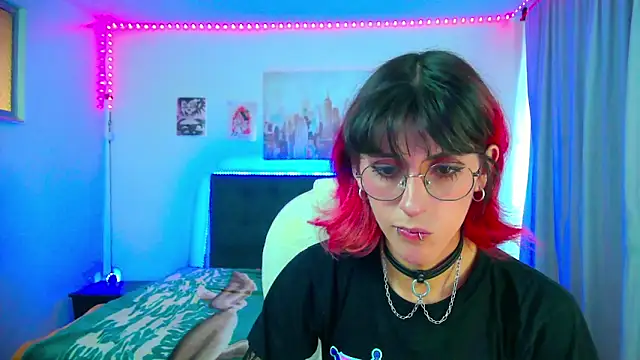 Snapshot of goth_minerva chatting on February 9, 2026, 2:48 pm goth minerva online show from February 9, 2026, 2:48 pm