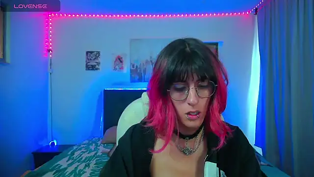 Snapshot of goth_minerva chatting on February 8, 2026, 1:53 pm goth minerva online show from February 8, 2026, 1:53 pm