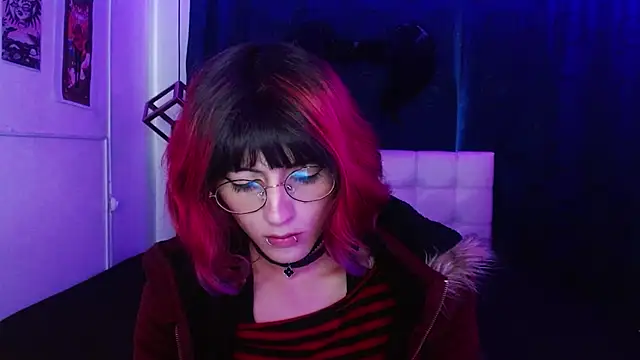 Snapshot of goth_minerva chatting on October 16, 2025, 1:52 pm goth minerva online show from October 16, 2025, 1:52 pm