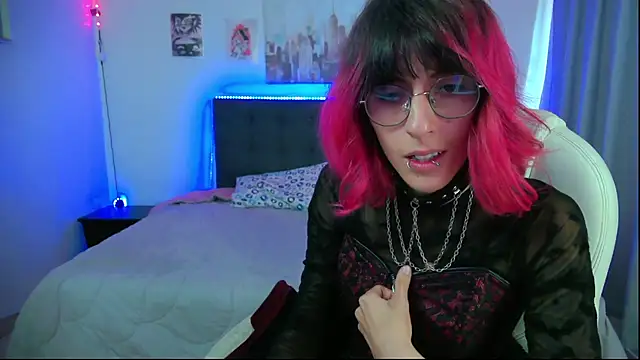 Snapshot of goth_minerva chatting on February 4, 2026, 1:28 pm goth minerva online show from February 4, 2026, 1:28 pm