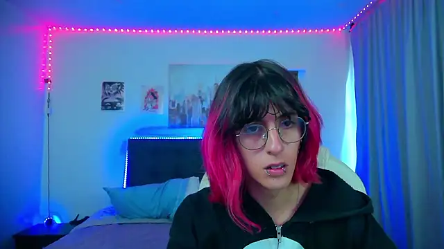 Snapshot of goth_minerva chatting on February 22, 2026, 1:35 pm goth minerva online show from February 22, 2026, 1:35 pm