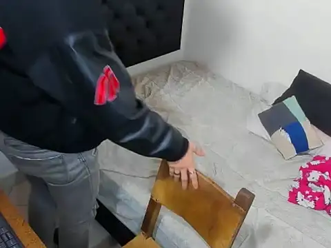 kevinkewman online show from December 2, 2025, 10:06 am