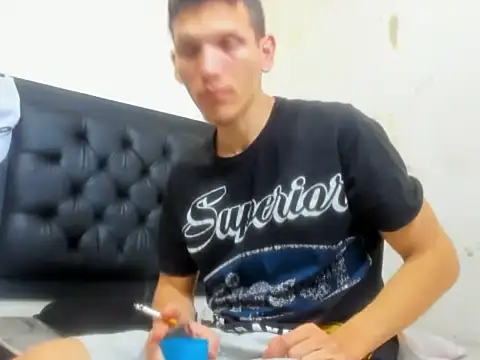 Snapshot of kevinkewman chatting on September 25, 2025, 3:29 pm kevinkewman online show from September 25, 2025, 3:29 pm