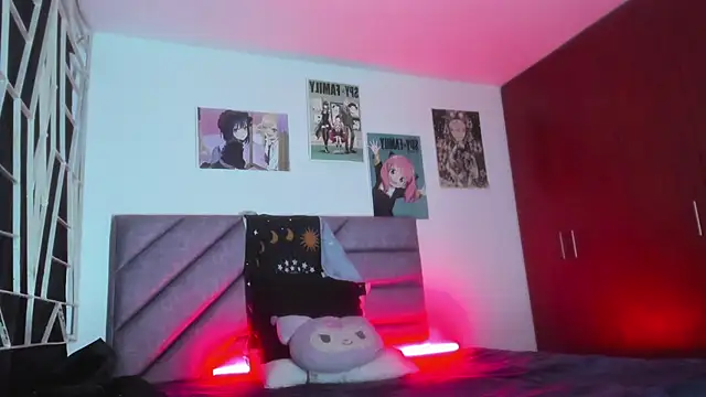 KARINNA  RAVEN online show from November 26, 2025, 11:27 pm