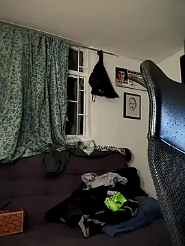 KARINNA  RAVEN online show from February 5, 2026, 11:55 pm