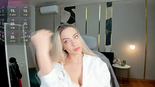  Miss Valentina  online show from March 23, 2025, 1:31 am