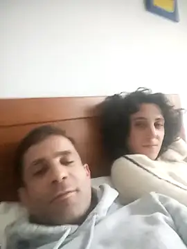 Lusogermancouple online show from December 1, 2025, 3:57 pm